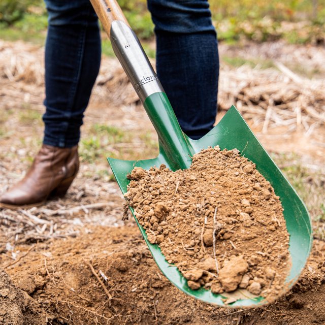 Post hole hot sale digging spade
